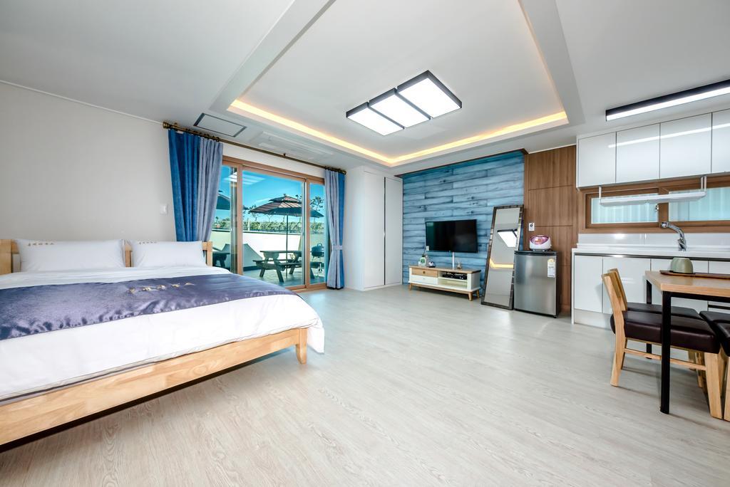 Holcae House Hotell Jeju Exteriör bild