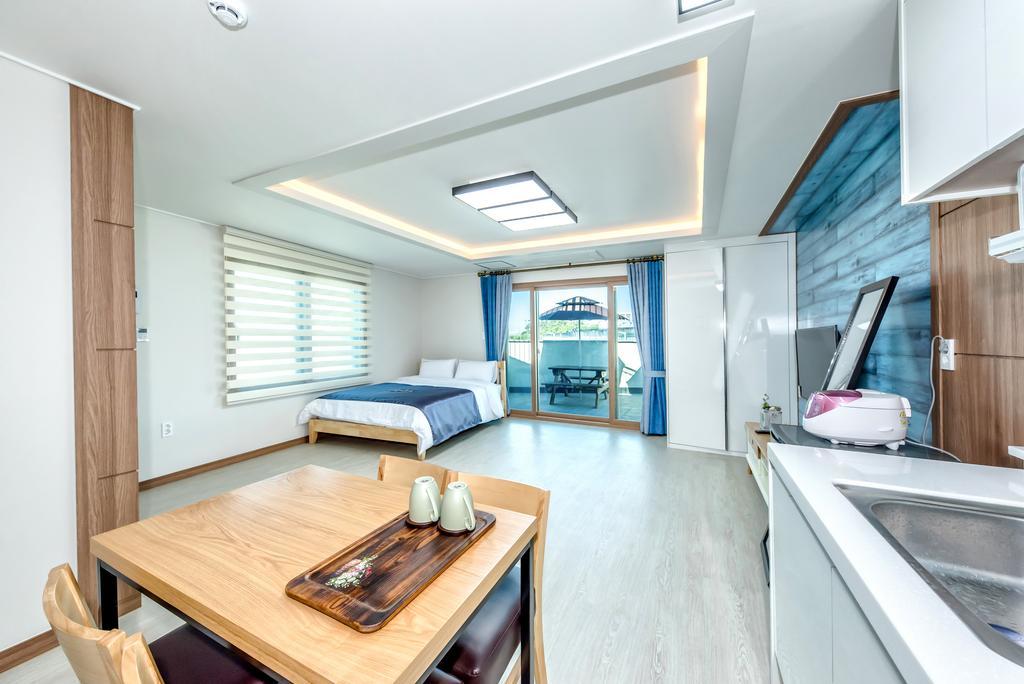 Holcae House Hotell Jeju Exteriör bild